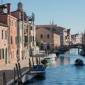 Art Painting With Canal View Appartement Venise