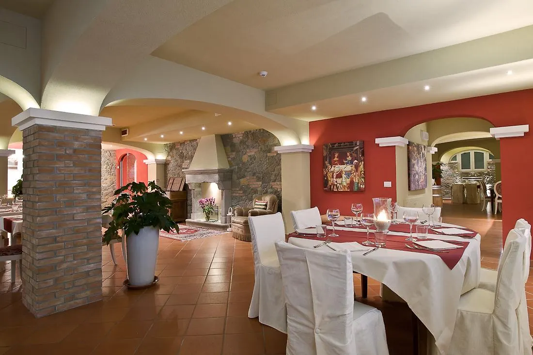 Hotel & Restaurant Casolare Le Terre Rosse San Gimignano Italy